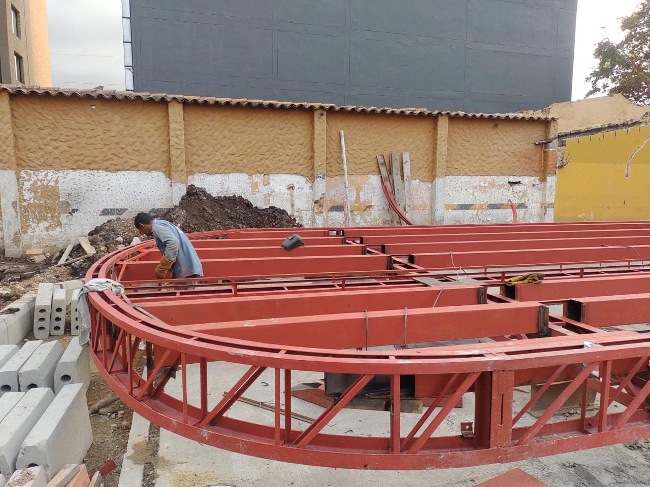 Construcción de canopy con estructura metálica