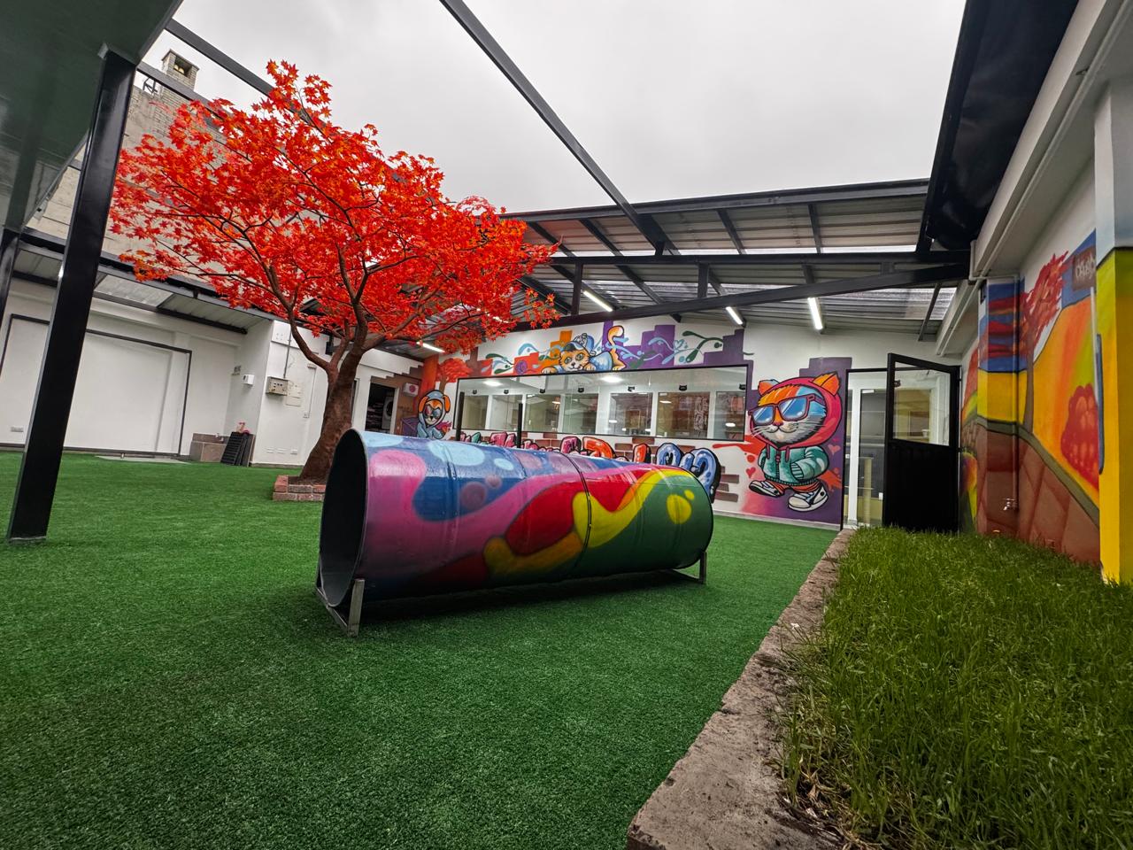 Espacio recreativo con diseño moderno