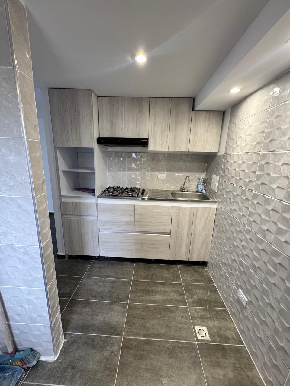 Cocina integral con acabados modernos